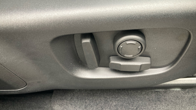 Land Rover Range Rover Velar 2.0 D200 MHEV Dynamic SE 5dr Auto Diesel Estate